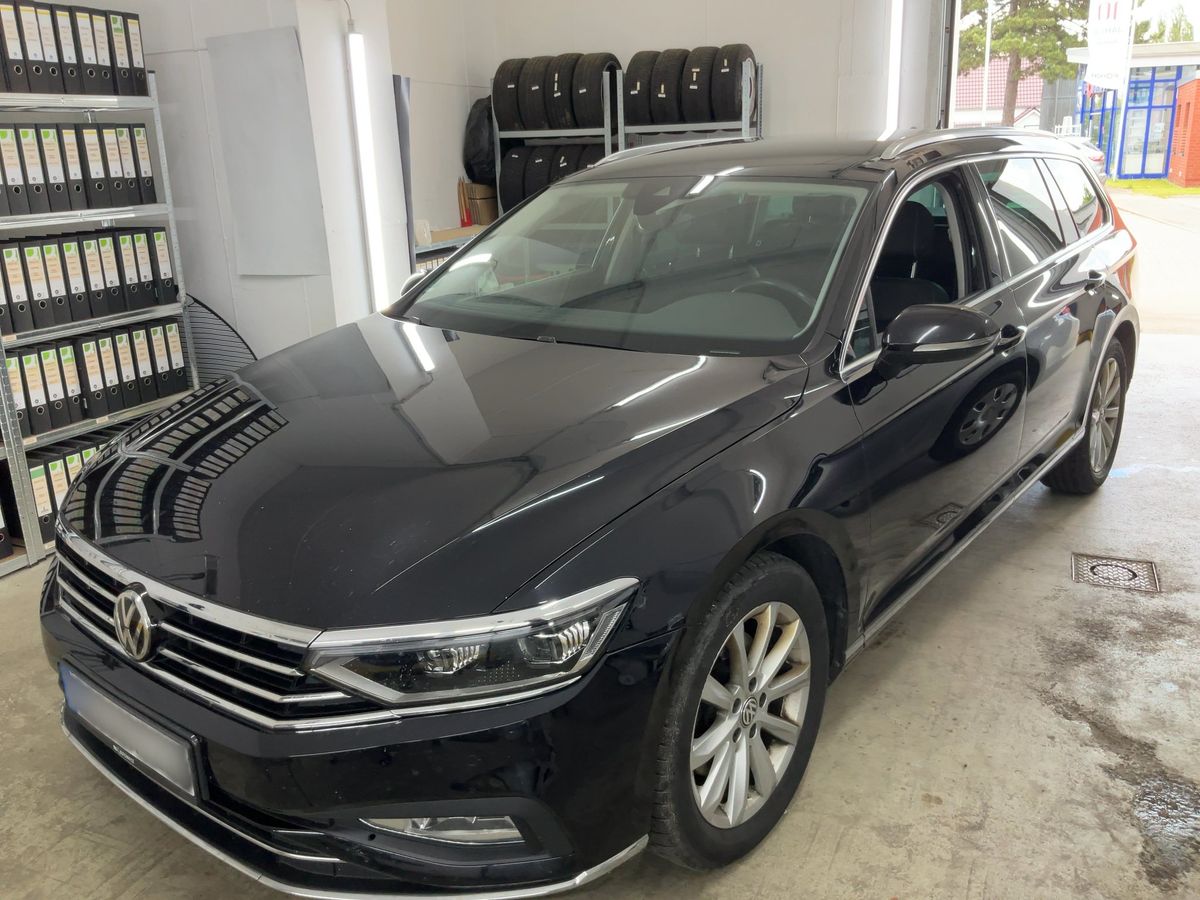 Volkswagen Passat 2019 — photo 1