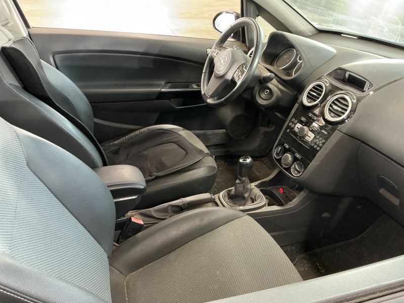 Opel Corsa 1.2 Innovation "110 Jahre" 2009 – снимка 3
