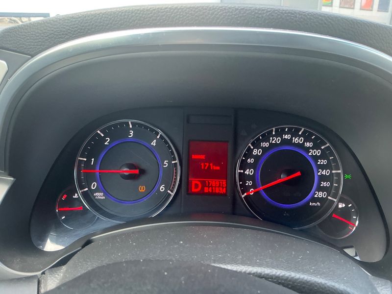 Infiniti FX 3.0 V6 Diesel FX30d S — zdjęcie 13