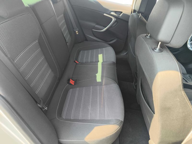 Opel Insignia 1.6 CDTI DPF Excellence — zdjęcie 13