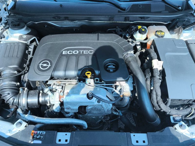Opel Insignia 1.6 CDTI DPF Excellence — zdjęcie 8