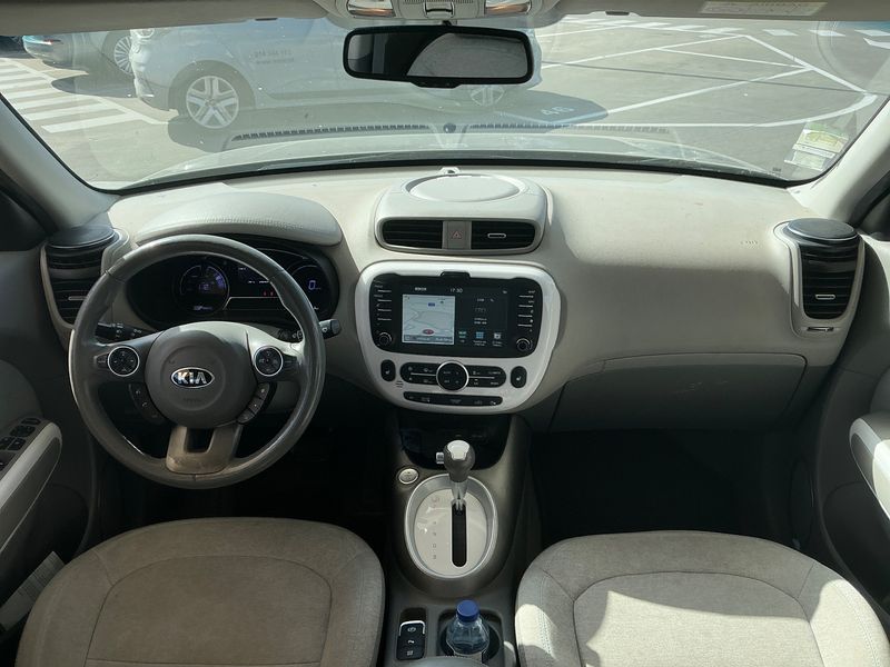 Kia Soul electric drive 81 kW EV — zdjęcie 12