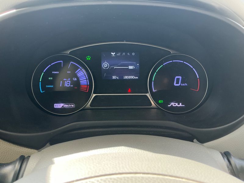 Kia Soul electric drive 81 kW EV — zdjęcie 13