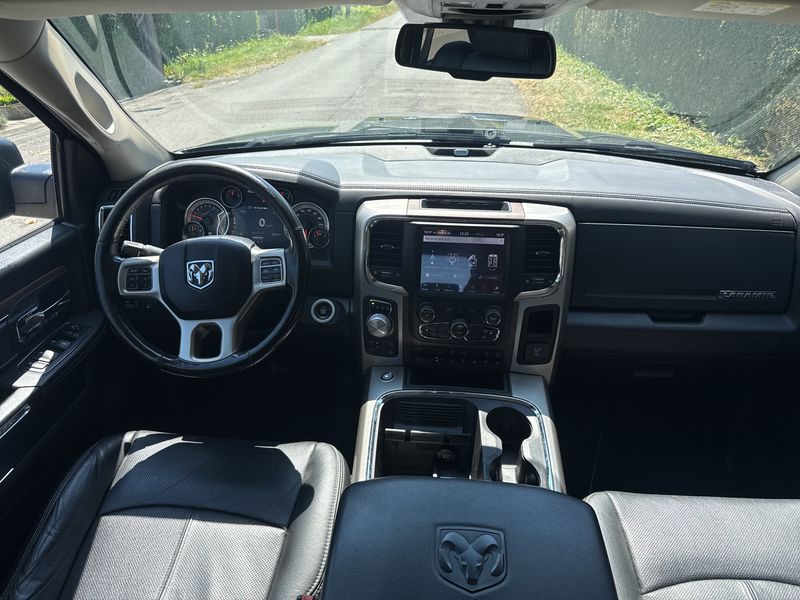 Dodge Ram 1500 5.7 V8 4x4 — zdjęcie 11