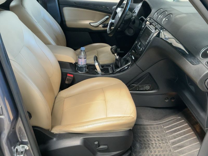 Ford Galaxy 2.0 TDCi Titanium — zdjęcie 11