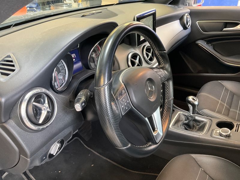 Mercedes-Benz CLA-Klasse CLA 180 Urban 2014 – снимка 33