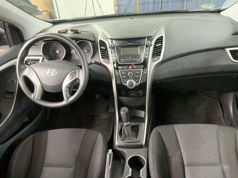 Hyundai i30 1.4 Classic — zdjęcie 12