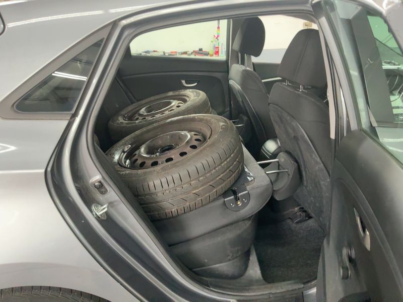 Hyundai i30 1.4 Classic — zdjęcie 14
