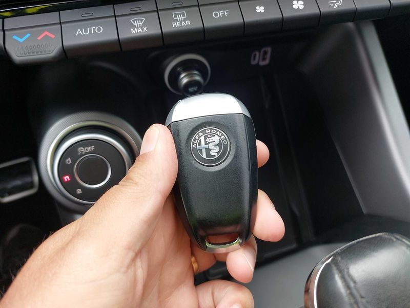 Alfa Romeo Tonale 1.3 Plug-in Hybrid Edizione Speciale AWD 2023 – снимка 39