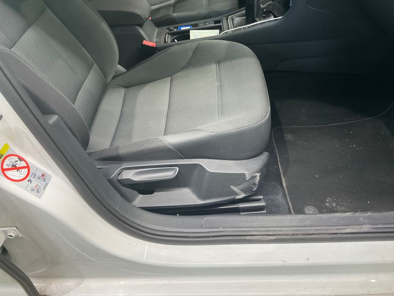 Volkswagen Golf VII 2.0 TDI Comfortline BlueMotion Tech 2018 – снимка 22