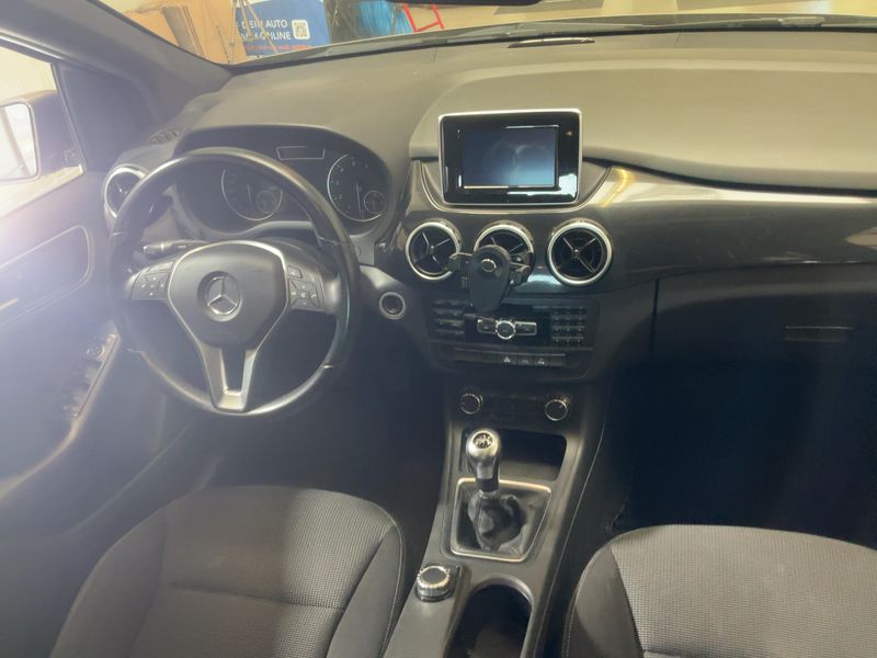 Mercedes-Benz B-Klasse B 180 — zdjęcie 12