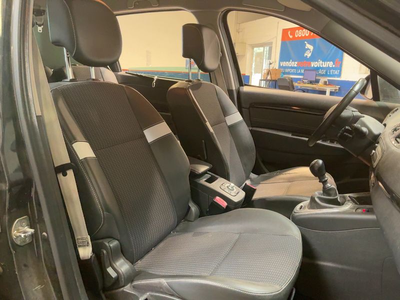 Renault Scenic 1.5 dCi Energy Bose — zdjęcie 11