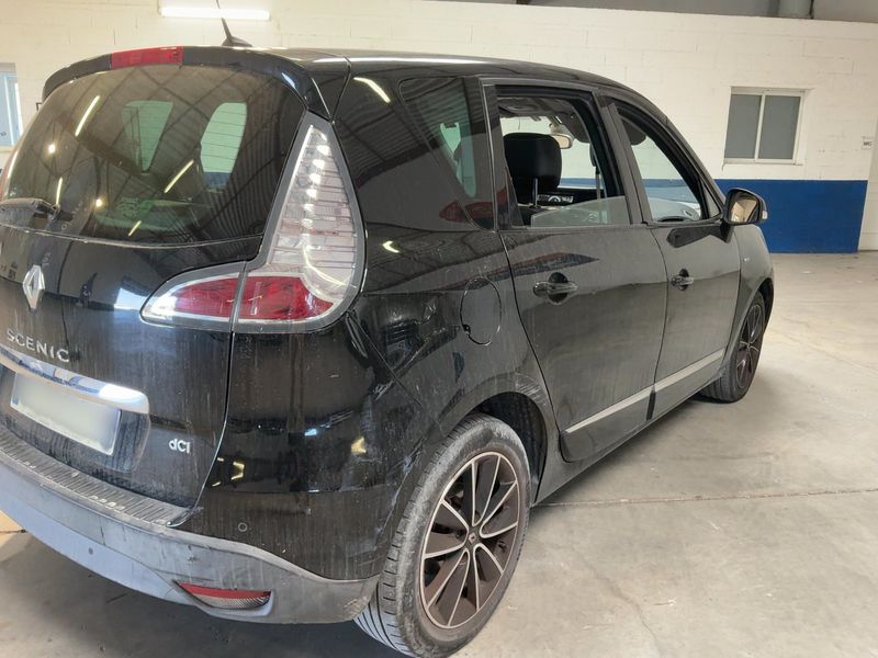 Renault Scenic 1.5 dCi Energy Bose — zdjęcie 6