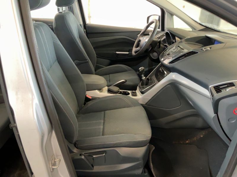 Ford Grand C-Max 1.6 TDCi Titanium — zdjęcie 11