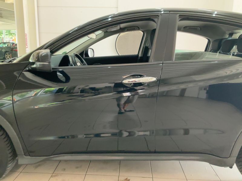 Honda HR-V 1.5 i-VTEC Elegance — zdjęcie 4