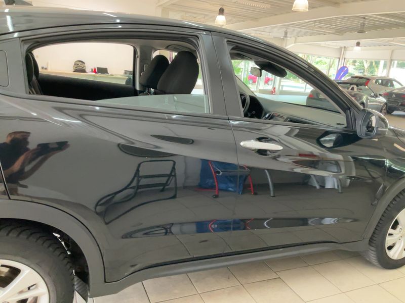 Honda HR-V 1.5 i-VTEC Elegance — zdjęcie 7