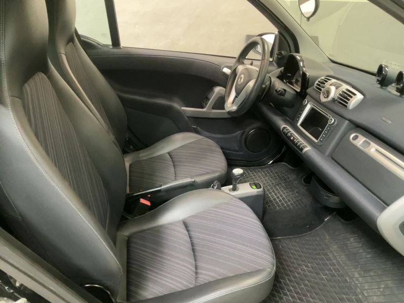 Smart fortwo 1.0 Micro Hybrid Drive pulse — zdjęcie 14
