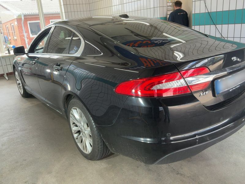 Jaguar XF 2.2 D — zdjęcie 3