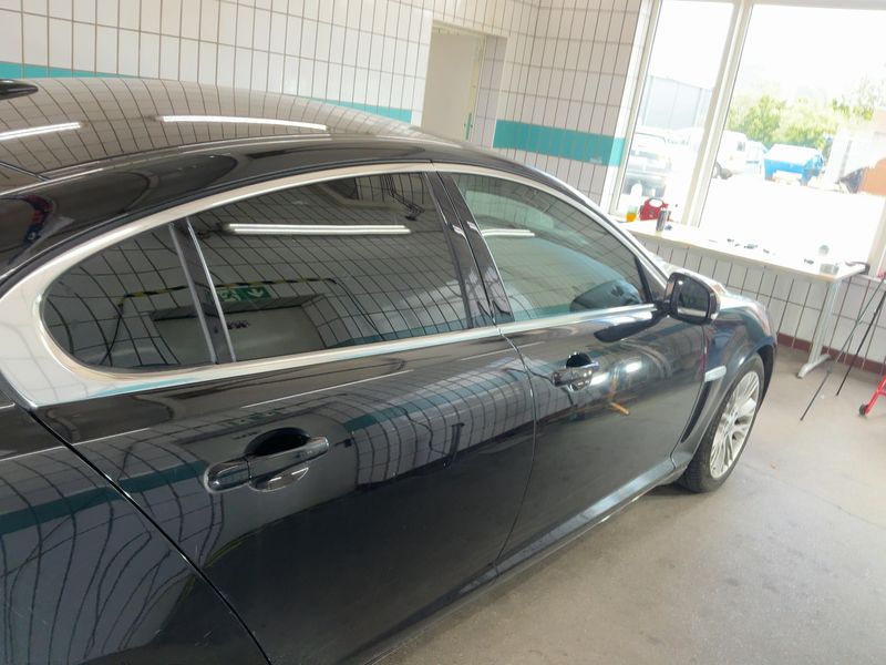 Jaguar XF 2.2 D — zdjęcie 7