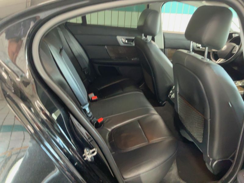 Jaguar XF 2.2 D — zdjęcie 14