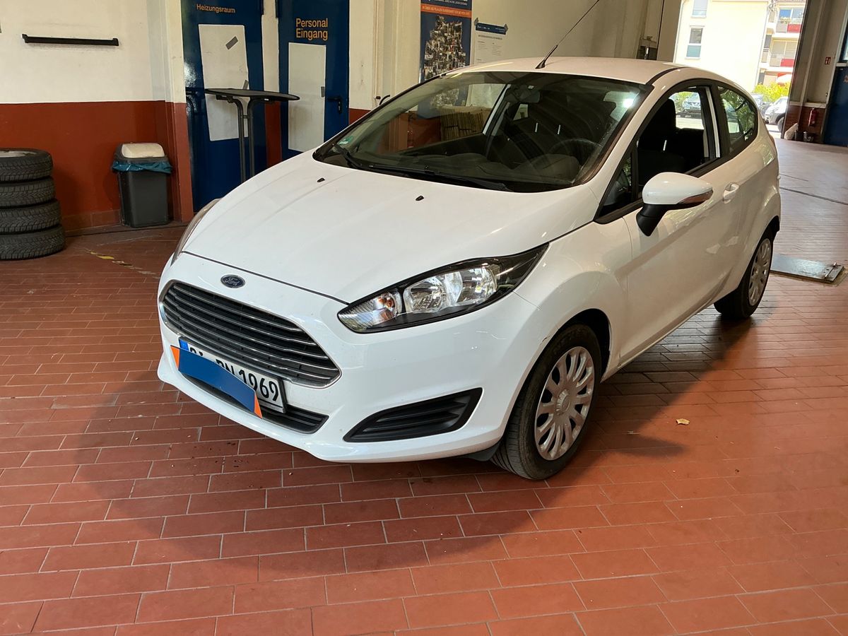 Ford Fiesta 2015 — photo 1