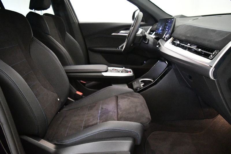 BMW iX2 eDrive20 M Sport — zdjęcie 9