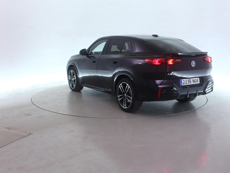 BMW iX2 eDrive20 M Sport — zdjęcie 3