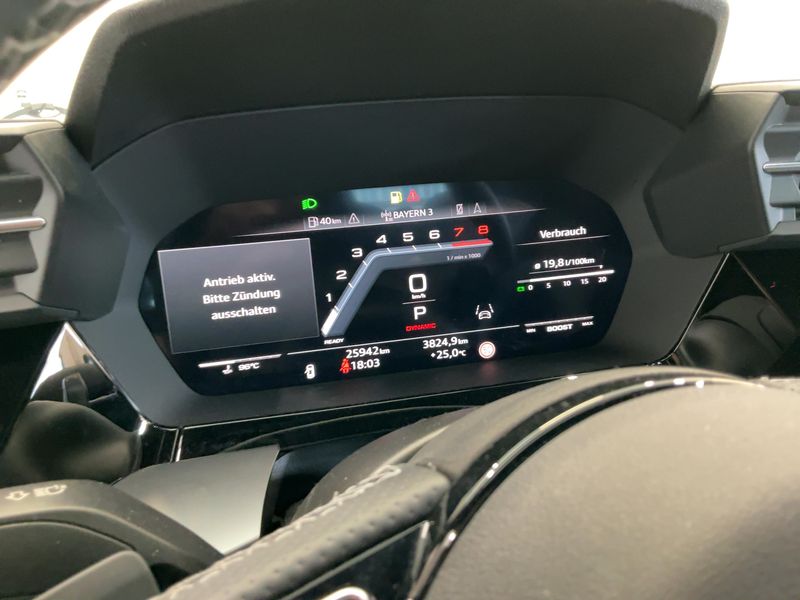 Audi S3 Sportback 2.0 TFSI quattro — zdjęcie 13