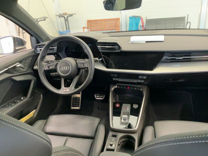 Audi S3 Sportback 2.0 TFSI quattro — zdjęcie 12