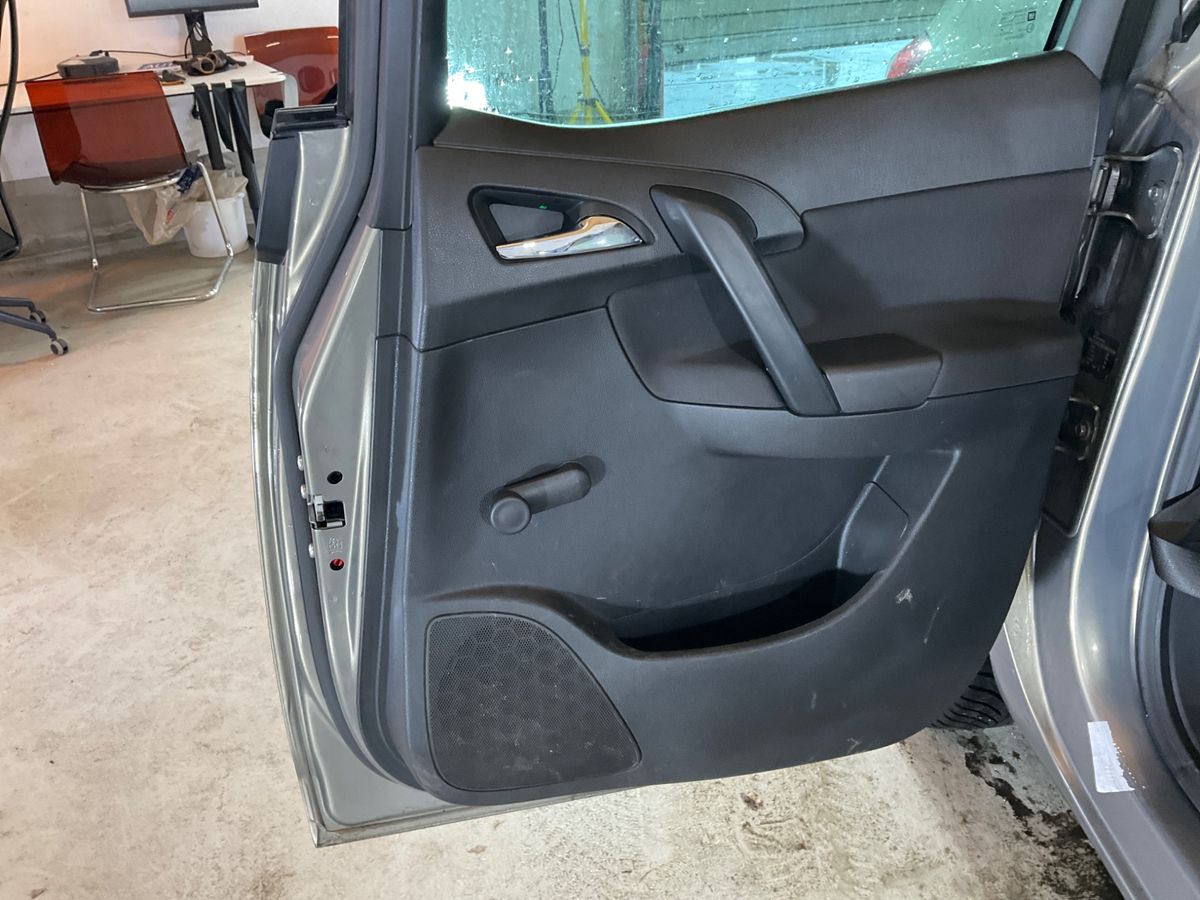 Opel Meriva 2014 — photo 43