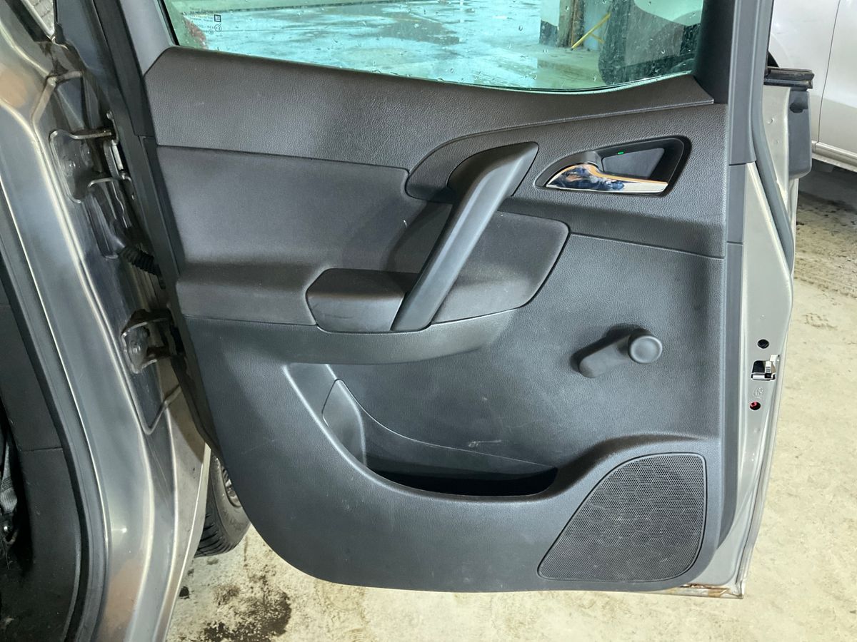 Opel Meriva 2014 — photo 45