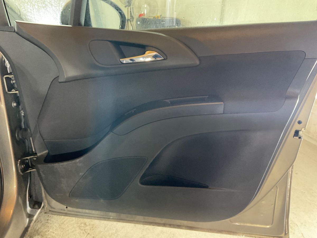 Opel Meriva 2014 — photo 39