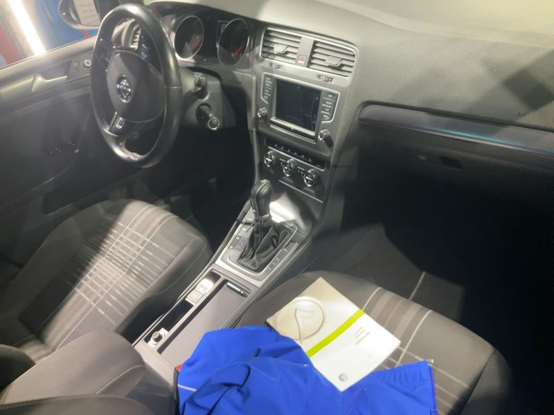 Volkswagen Golf VII 2.0 TDI Lounge BlueMotion Tech — zdjęcie 12