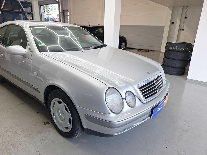 Mercedes-Benz CLK-Klasse CLK 230 Kompressor Elegance — zdjęcie 6