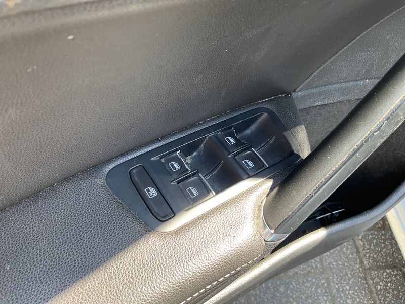 Volkswagen Golf VII 1.6 TDI Highline BlueMotion Tech 2015 – снимка 27