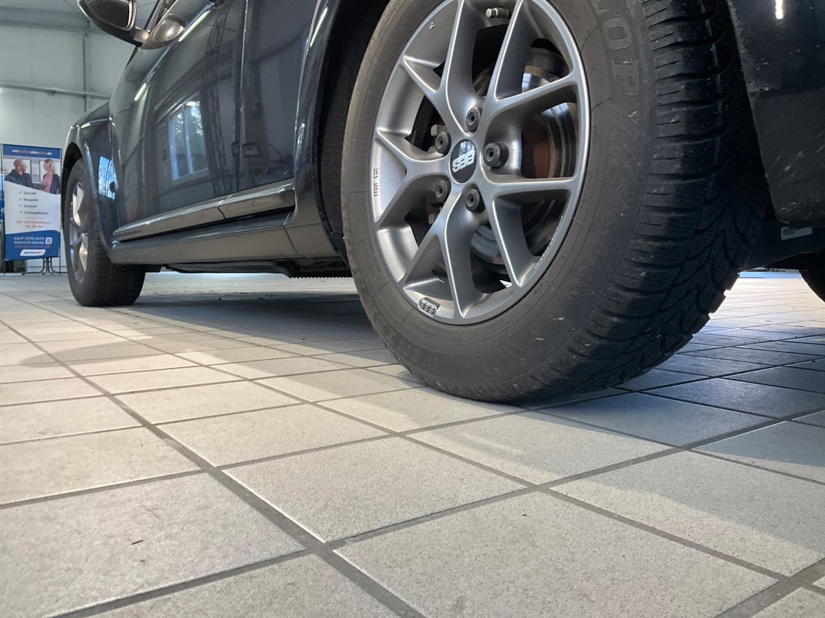 Volkswagen Beetle 2013 — photo 28