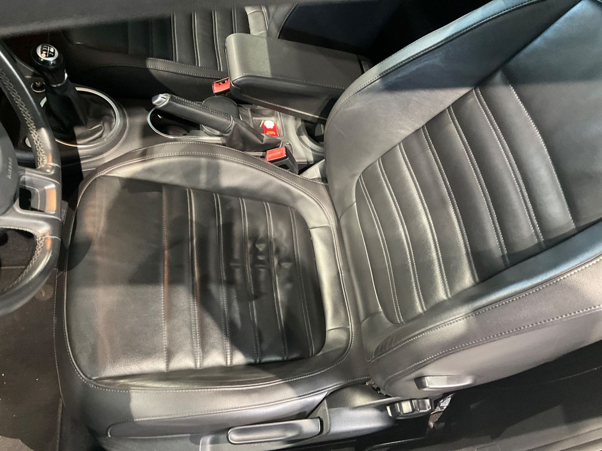 Volkswagen Beetle 2013 — photo 3