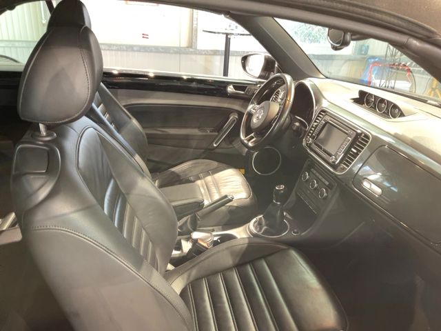 Volkswagen Beetle 2013 — photo 18