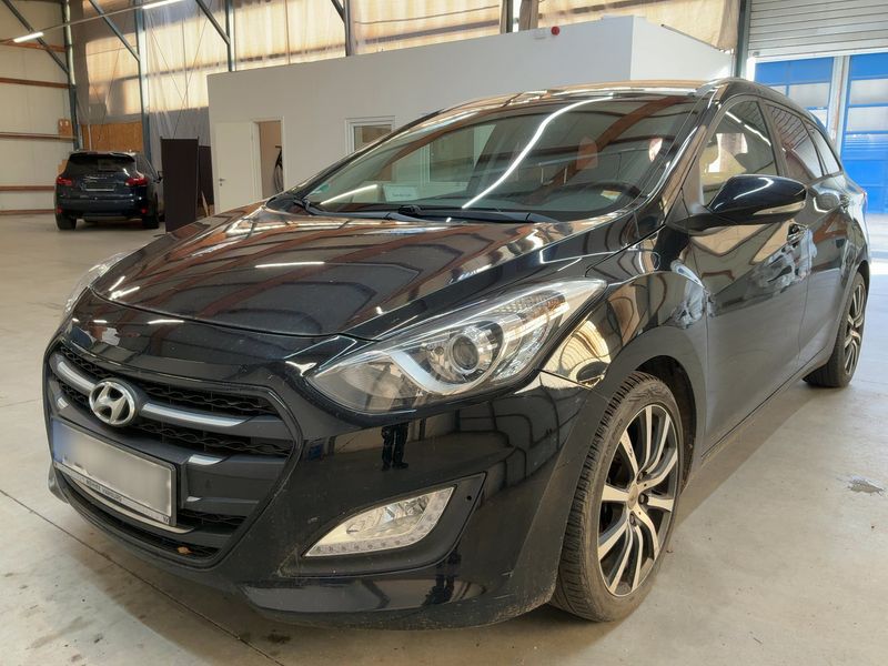 Hyundai i30 1.4 Trend blue