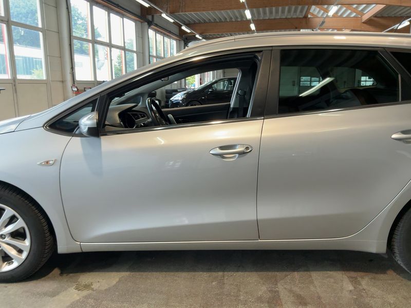 Kia cee'd 1.6 CRDi Dream Team — zdjęcie 4