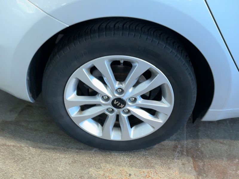 Kia cee'd 1.6 CRDi Dream Team 2015 – снимка 9