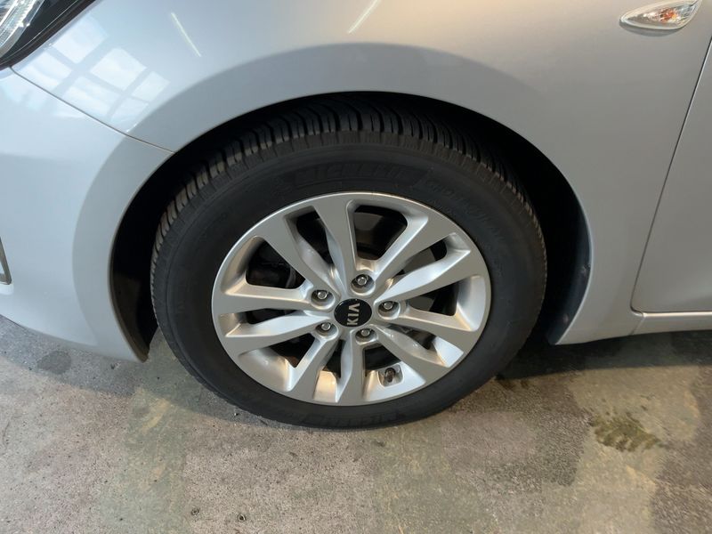 Kia cee'd 1.6 CRDi Dream Team 2015 – снимка 3