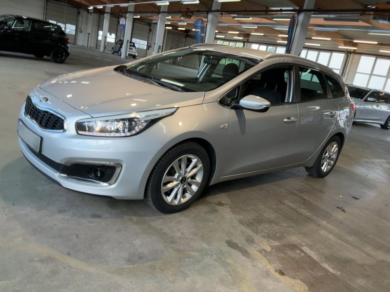 Kia cee'd 1.6 CRDi Dream Team — zdjęcie 2