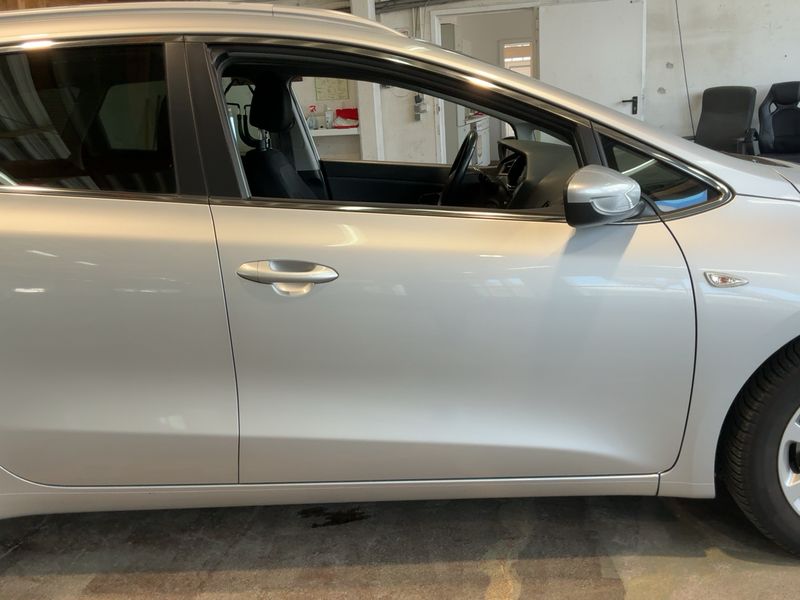 Kia cee'd 1.6 CRDi Dream Team — zdjęcie 7