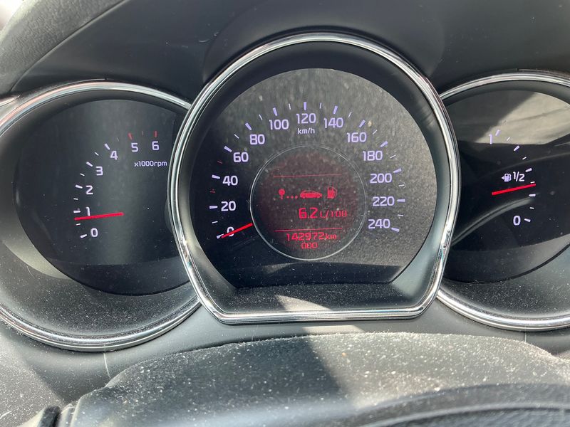 Kia cee'd 1.6 CRDi Dream Team — zdjęcie 13