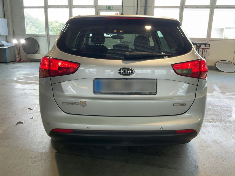 Kia cee'd 1.6 CRDi Dream Team — zdjęcie 5