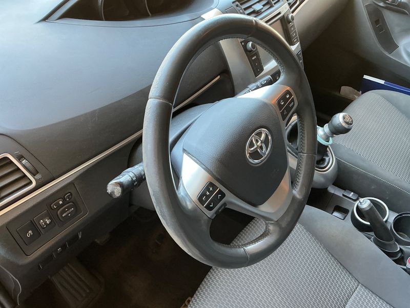 Toyota Verso 1.6 D-4D Advance 2014 – снимка 24