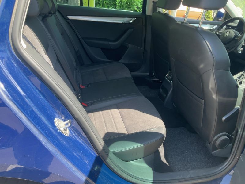 Skoda Octavia 2.0 TDI Elegance — zdjęcie 14
