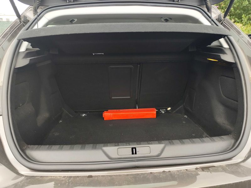 Peugeot 308 2.0 Blue-HDi Allure — zdjęcie 9