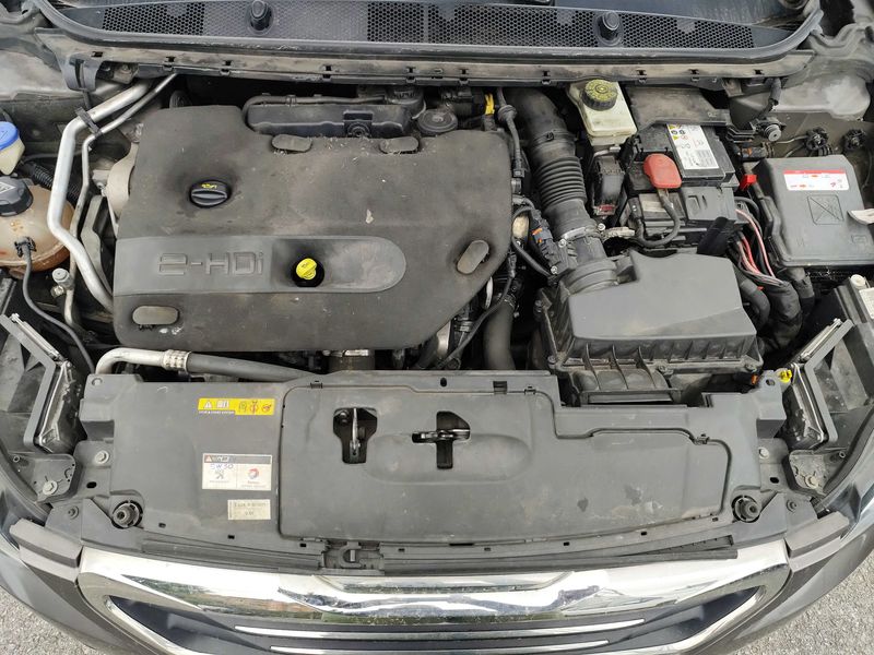 Peugeot 308 2.0 Blue-HDi Allure — zdjęcie 8